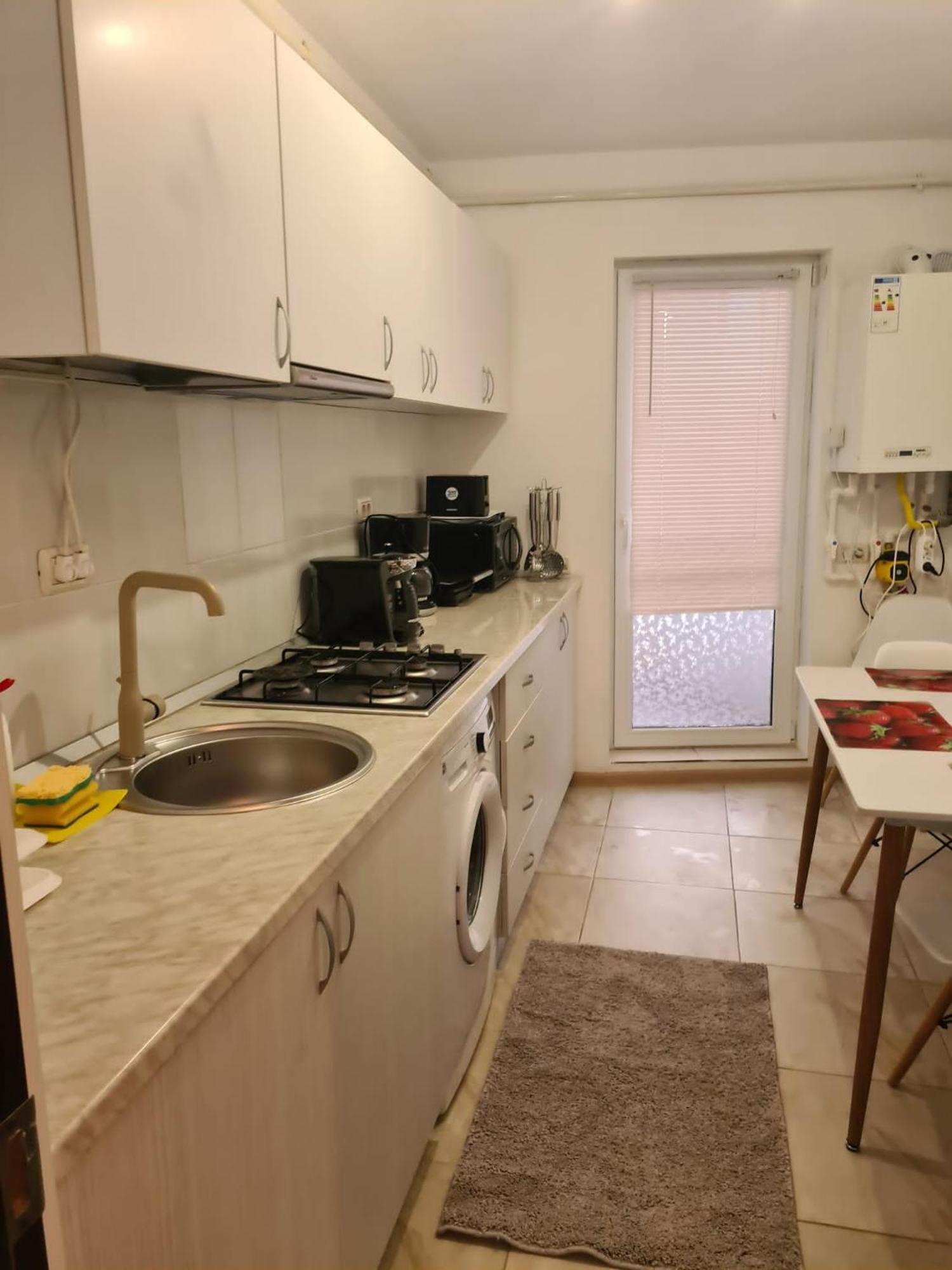 Garsoniera Luk Sunny Apartment